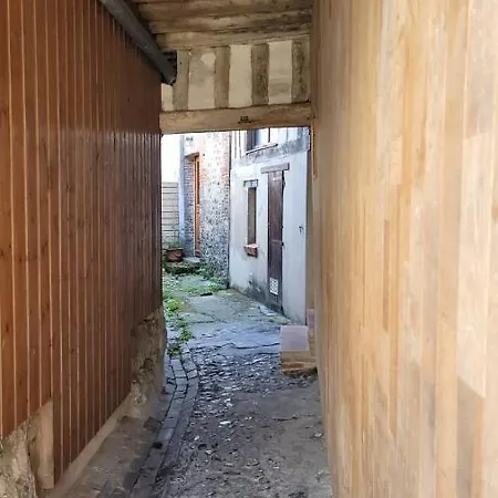 Le Jardin Des Murmures Holiday home *