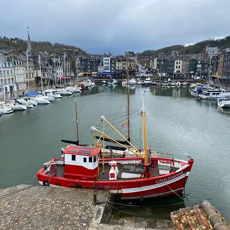 Le Jardin Des Murmures بيت للعطل