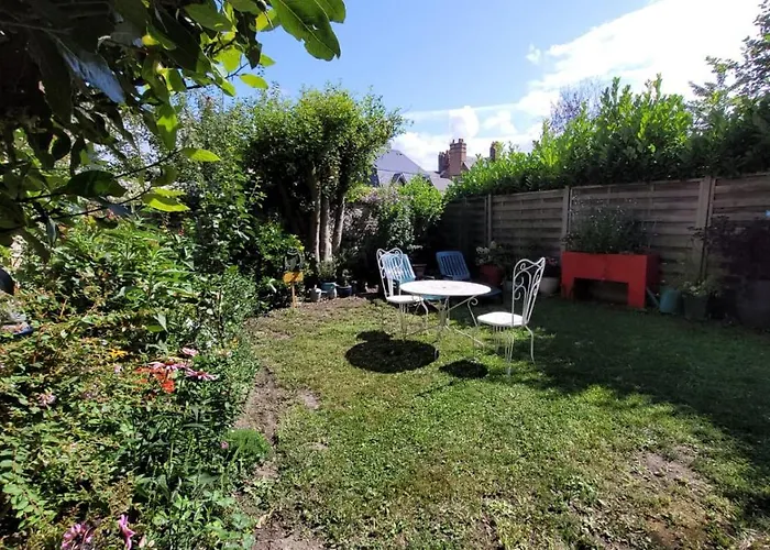 Le Jardin Des Murmures